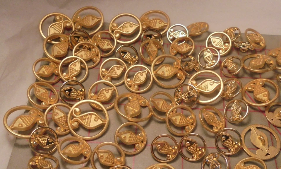 20 Small Metal Shank Button Shiny Gold Single Fish Design5/8" 15mm Made in Italy - Image 4 of 4