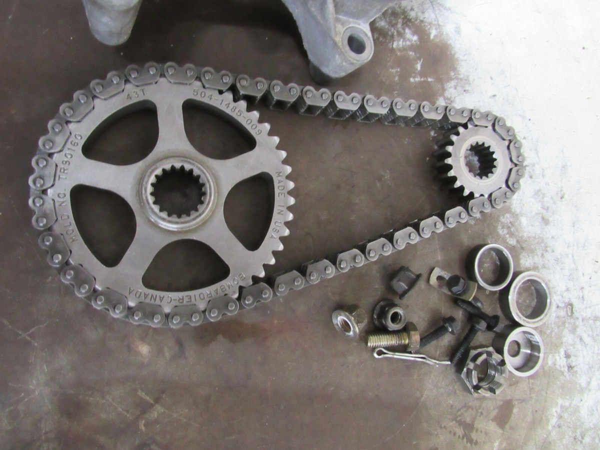 03 SKI DOO SUMMIT 600 HO CHAIN CASE DRIVE 19T 43T GEARS 03 SKI DOO SUMMIT 600 HO CHAIN CASE DRIVE 19T 43T GEARS