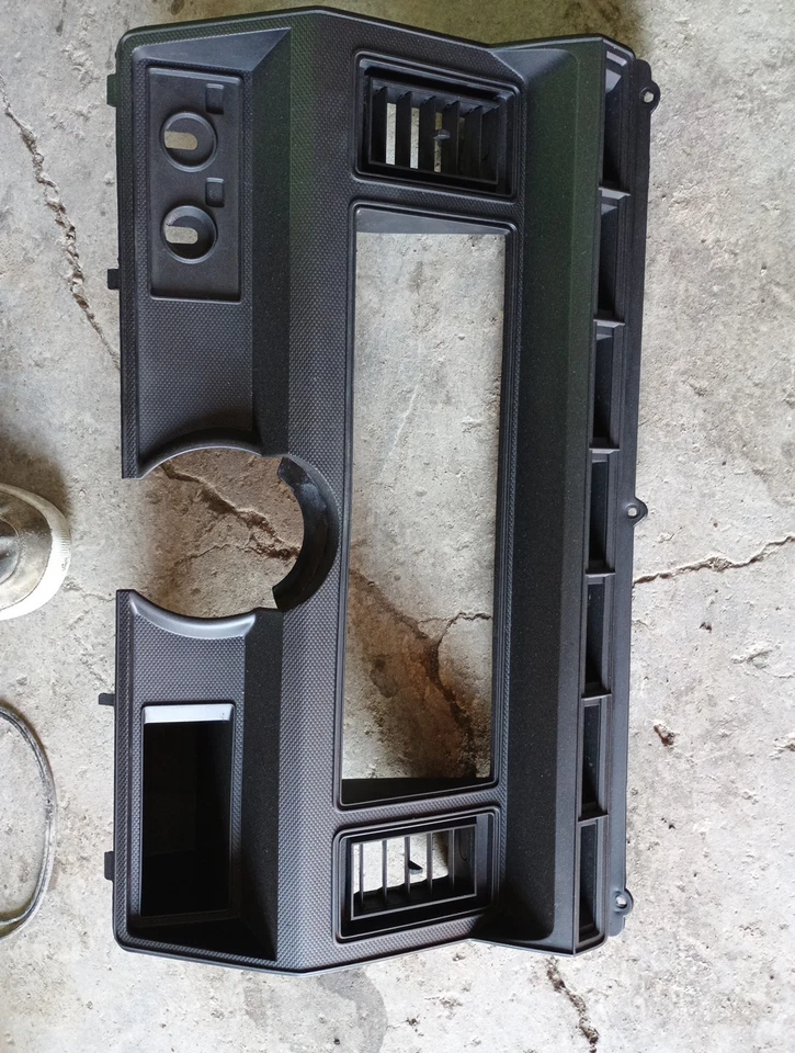 Ford Bronco II 1985 tablero bisel  Foto 2 de 4