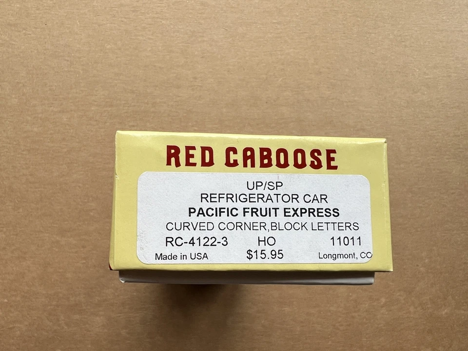 Red Caboose HO Kit RC-4122-3 UP/SP Refrigerator Car Pacific Fruit Express #11011 - Image 2 of 4