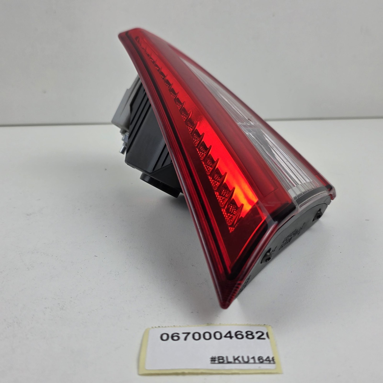 2014-2018 Maserati Ghibli REAR LEFT INNER TAILLIGHT 06700046820