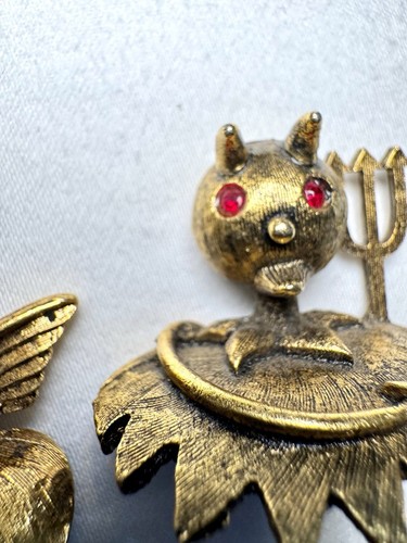 Vintage Set 2 Tortolani Angel & Devil Voiсe of Conscience Shoulder Broochs Pins - Picture 5 of 17