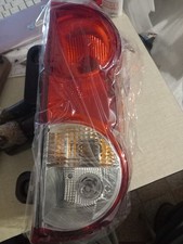 Feu arrière Nissan NV200