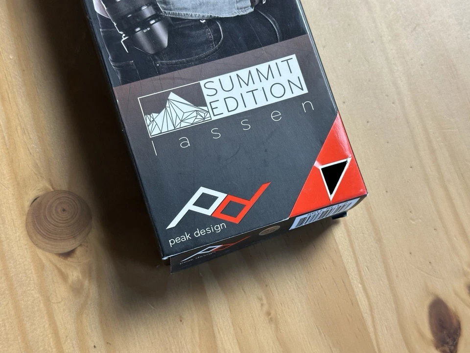 Peak Design Slide Camera Strap Summit Edition (RED) LIMITED EDITION - Image 3 of 4