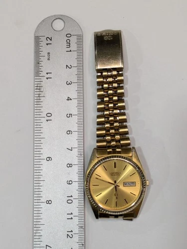 Vintage Seiko Gold-Tone Mens Watch With Day-Date Display & Jubilee Bracelet