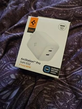 Spigen ArcStation Pro GaN 652 Dual Port USB C 65W Wall Charger