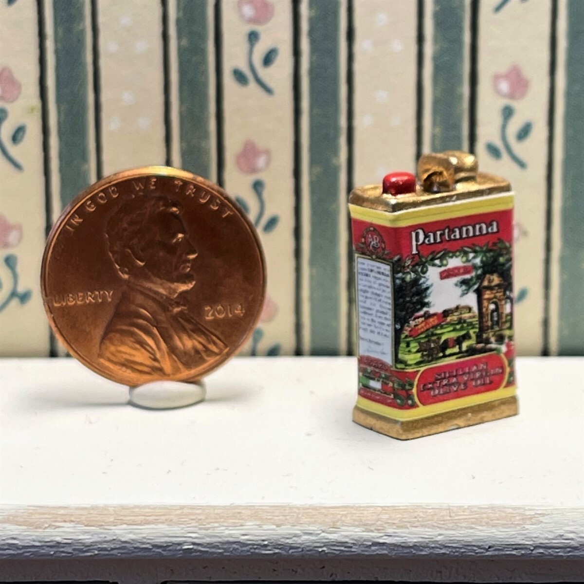 Dollhouse Miniature Food 1:12 Olive Oil Tin