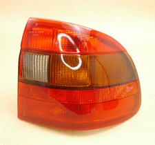  Opel Astra F Cabrio Stufenheck Rücklicht Rückleuchte hinten rechts getönt 