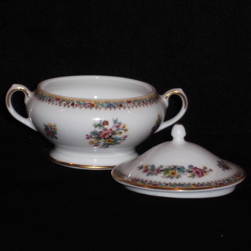 RARE!! DISCONTINUED COALPORT MING ROSE PATTERN MINI / MINIATURE TUREEN NEW - Picture 2 of 3
