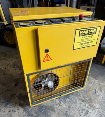 KAESER (SM11) ROTARY SCREW AIR COMPRESSOR 10HP YR: 1999 208 VOLT (1.9623.50171)