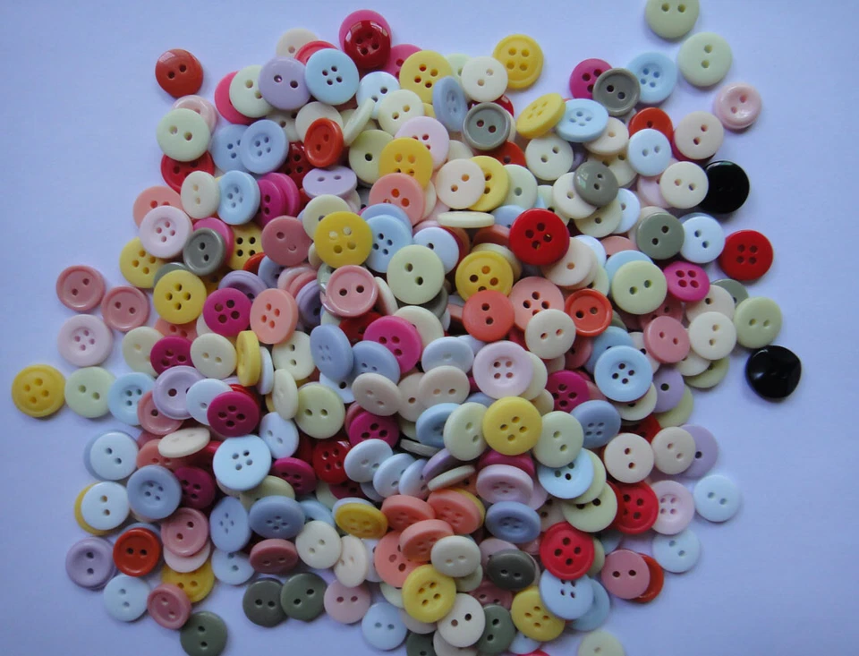 8.89MM-11.5MM Mixed 200Pcs Resin Buttons Sewing Craft Garment Accessories Shirt - Image 4 of 4