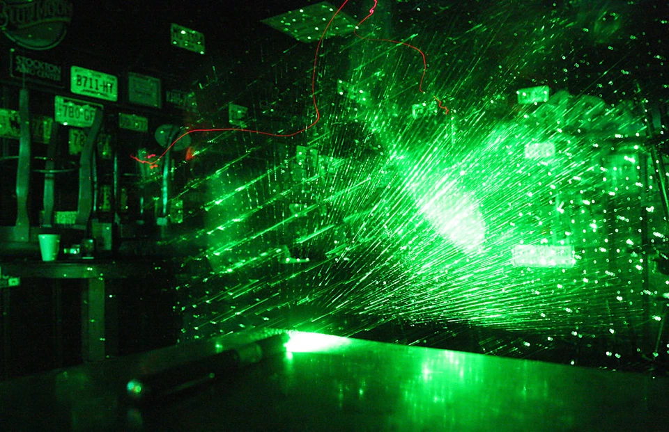 Pluma de rejilla láser verde caza fantasmas x 2  Foto 4 de 4