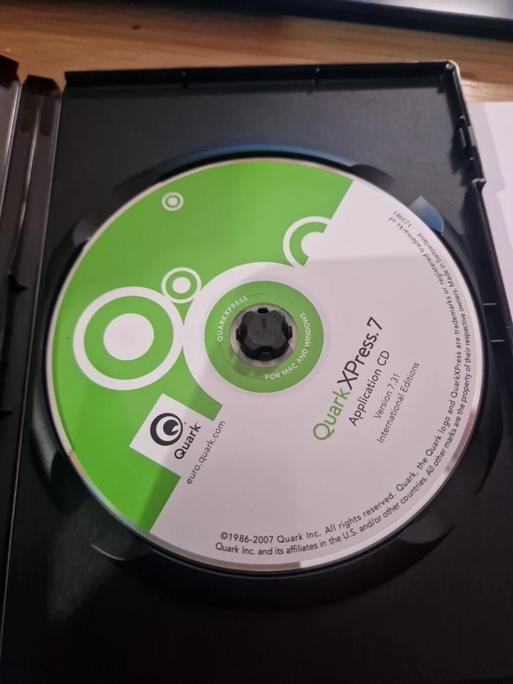 QUARK XPRESS 7.0 PASSPORT • Disc And Product Key - Image 2 of 3