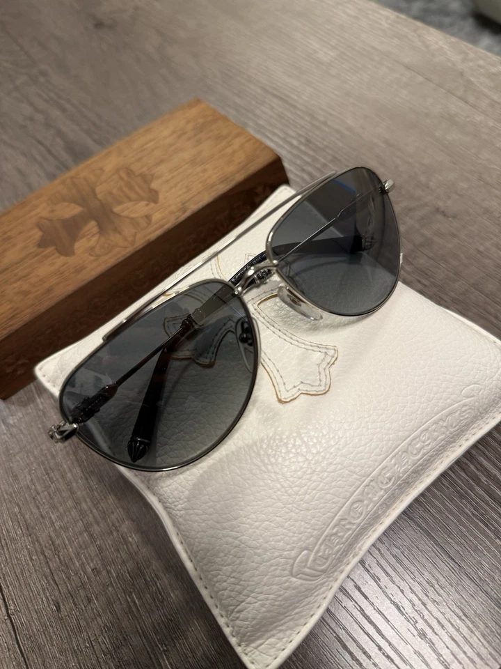 Gafas de aviador metálicas Chrome Hearts Slam Foto 2 de 4