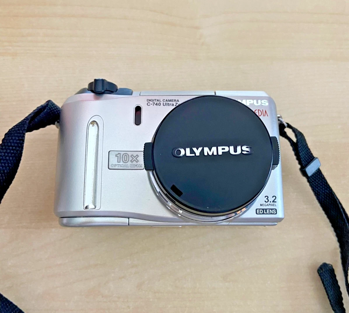 Olympus C-740 Ultra Zoom Digital Cameras with Date/Time Stamp for