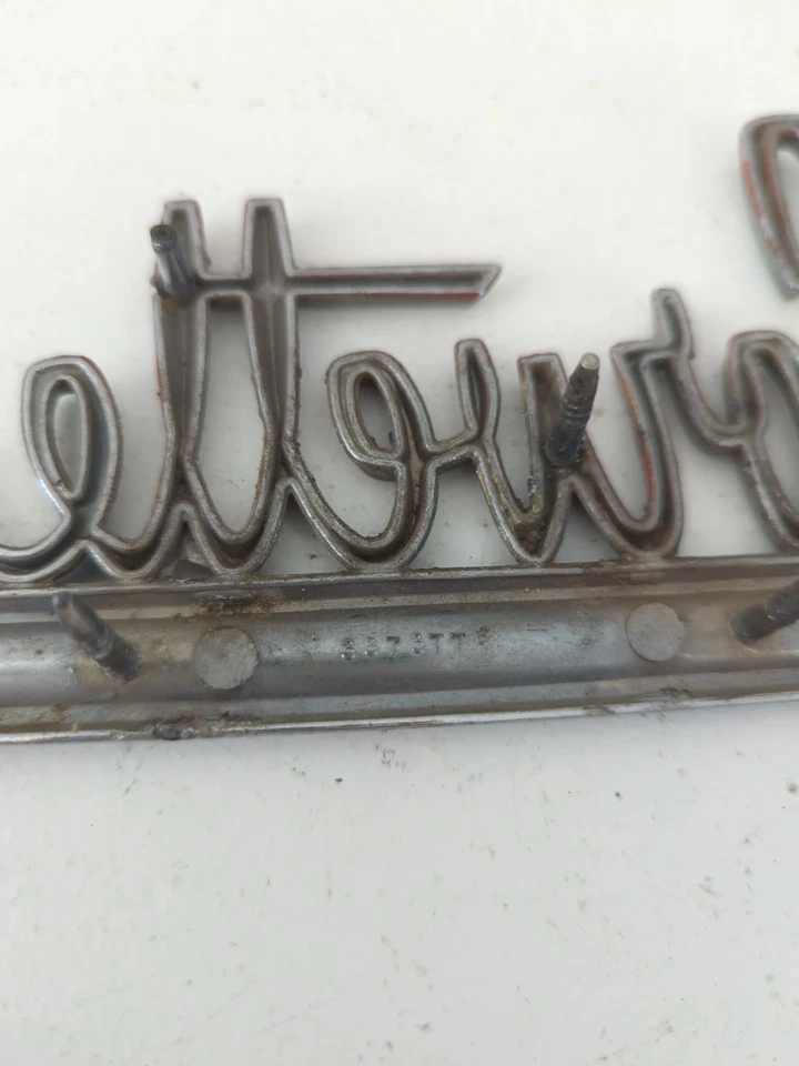 Emblema coche Corvette Sting Ray ver todas las fotos M47 Foto 3 de 4