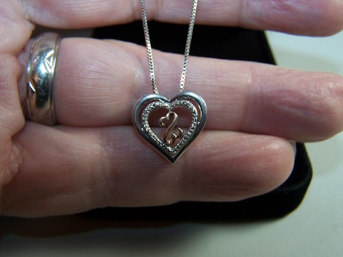 KAY JEWELERS JANE SEYMOUR 10KT GOLD& STERLING DIAMOND OPEN HEARTS NECKLACE - Picture 5 of 9