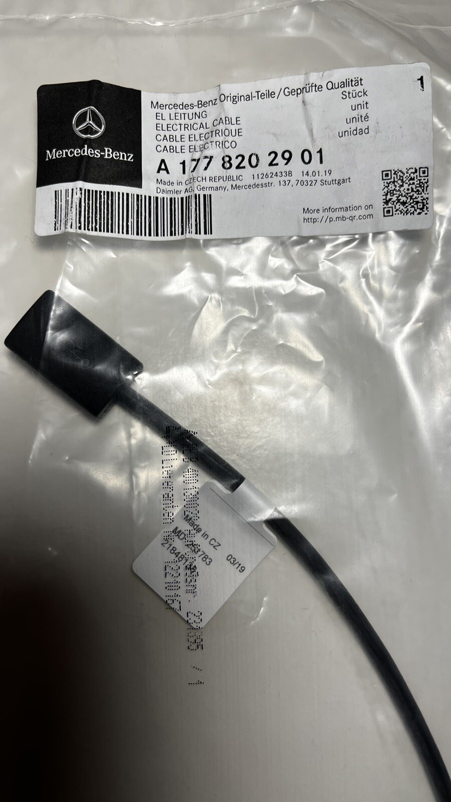 GENUINE MERCEDESBENZ USB A TO USB C ADAPTER CABLE. A 177 820 29 01 eBay