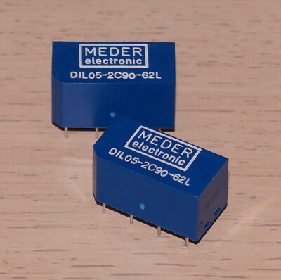 4 Stk. DIL05-2C90-62L : 5V-Relais, 2x Umschalter (DPDT) von  MEDER 