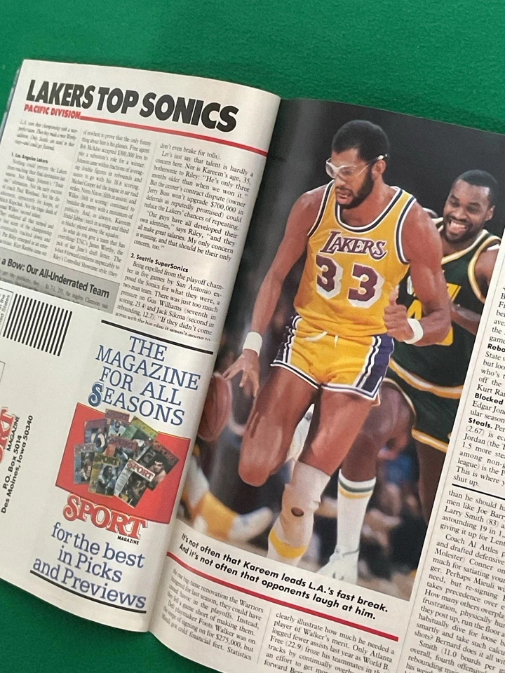 Revista deportiva noviembre 1982 Lawrence Taylor Magic Johnson portada vista previa NBA Foto 3 de 3