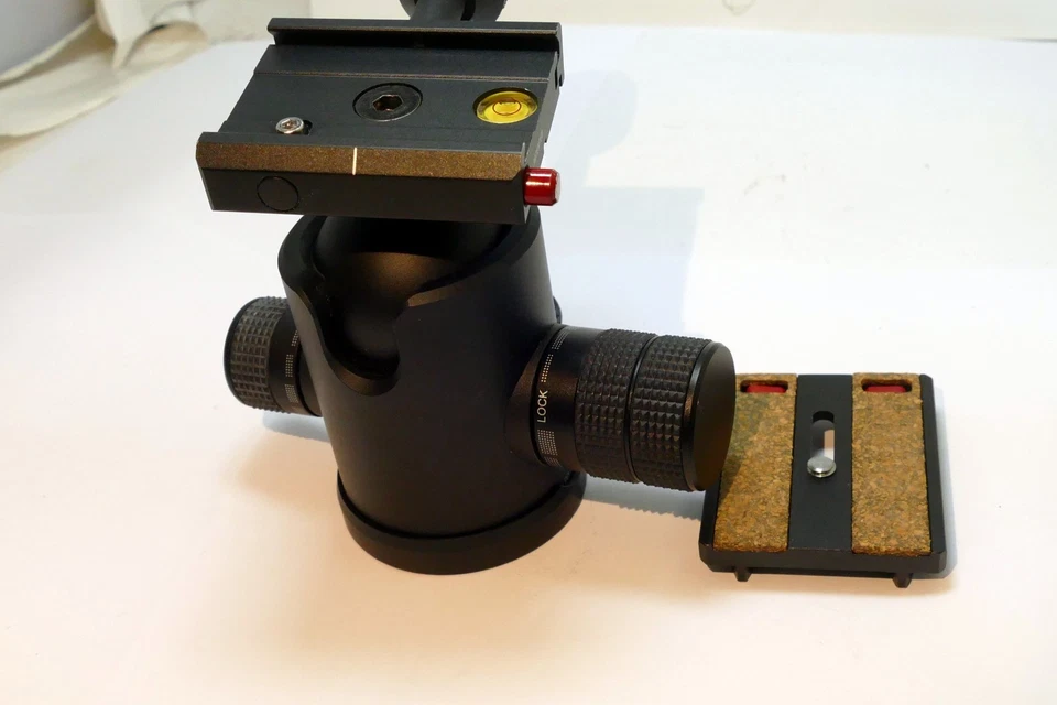 Giottos MH1300 Ball Head for Tripod Quick Release Clamp w/ Quick Release Plate - Image 3 of 4