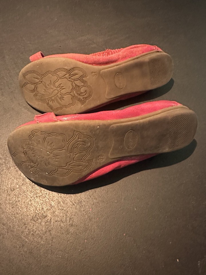 Tolle Ballerinas In Rosa Mit Schnallen Getragen F r Sammler Und tolle-ballerinas-in-rosa-mit-schnallen-getragen-f-r-sammler-und