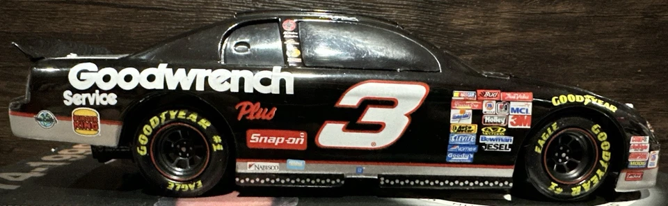 1999 Dale Earnhardt Goodwrench 25º Aniversário 1/24 Action Nascar Diecast Bank - Imagem 4 de 4