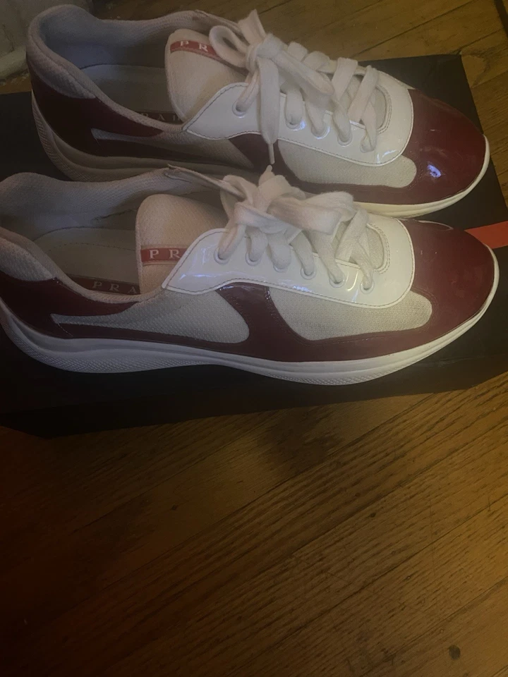 Copa Americana PRADA Talla 10 Usada Pocas Veces Con Etiquetado Nordstrom y Recibo Foto 3 de 4