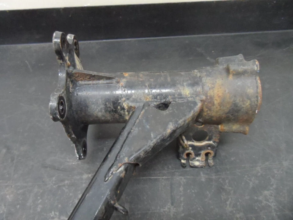 Brazo oscilante trasero Yamaha Grizzly 600 1999-2001 5GT-22110-00-00 usado A-11 Foto 4 de 4