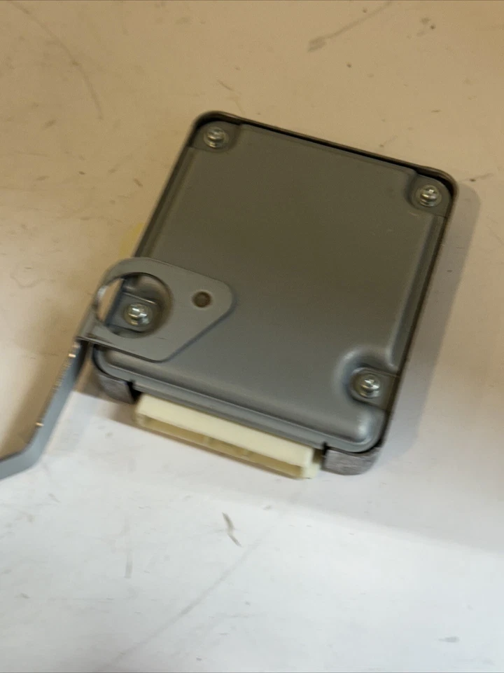 Toyota Highlander 2018 módulo de asistencia con sistema de pre choque del conductor OEM 88150-0E031 Foto 4 de 4