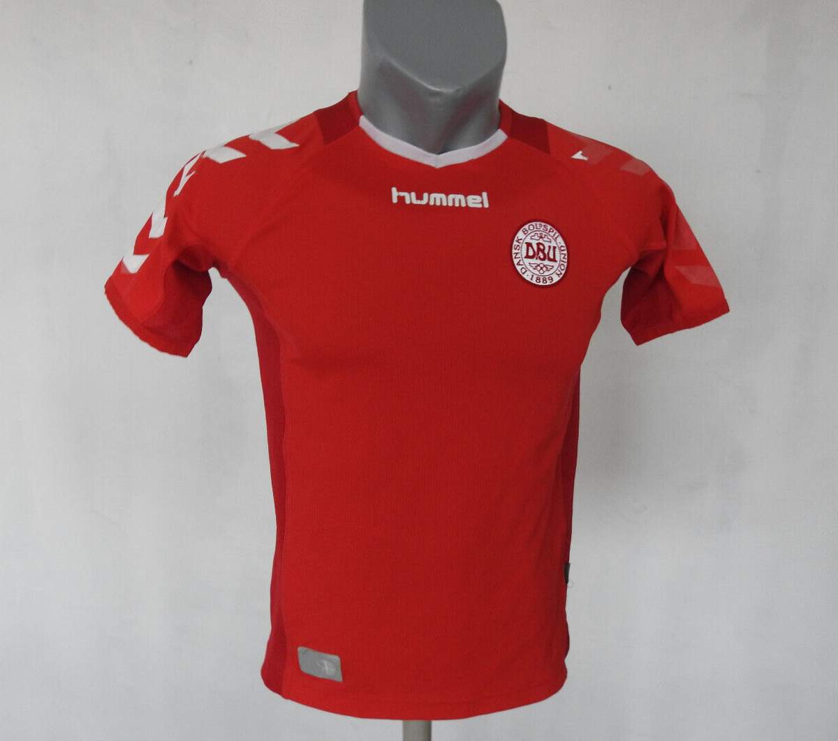 【Used M】ベンフィカ サッカー ユニフォーム　hummel ポルトガル Denmark 2004 Home Jersey Hummel Red Tomasson FAN Shirt Size Boys L
