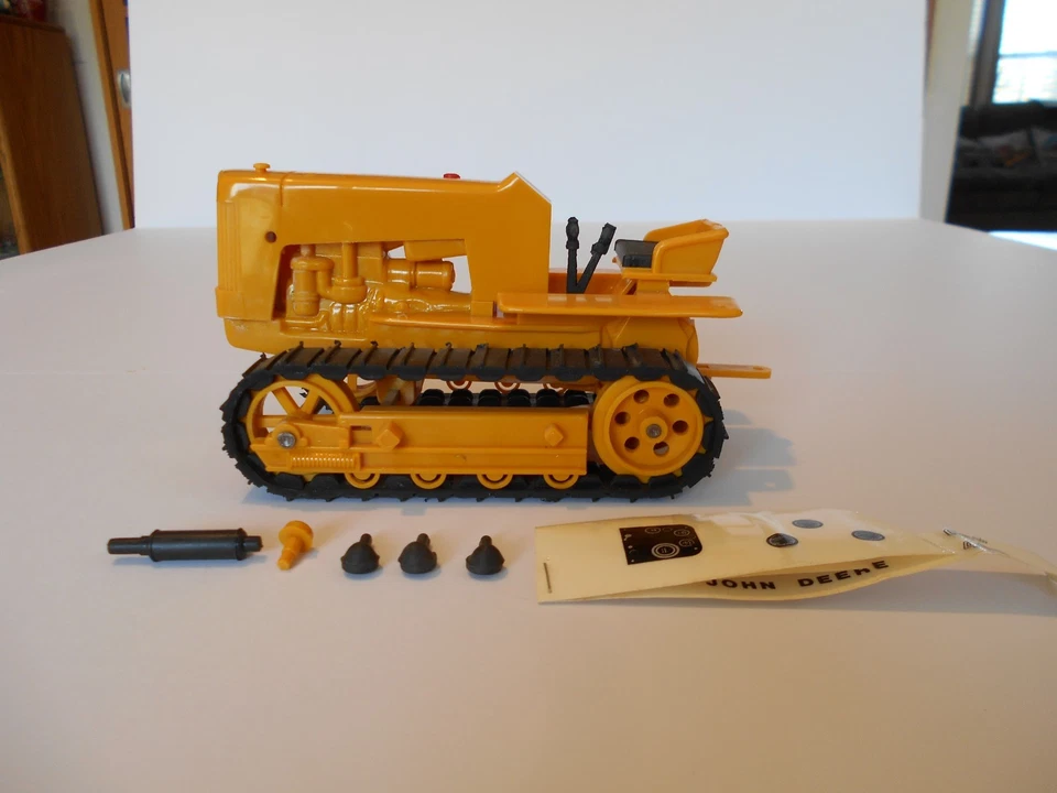 Vintage 1989 E-Tees 1:16 John Deere 430 Industrial Crawler by Eldon Trumm, New - Image 2 of 4