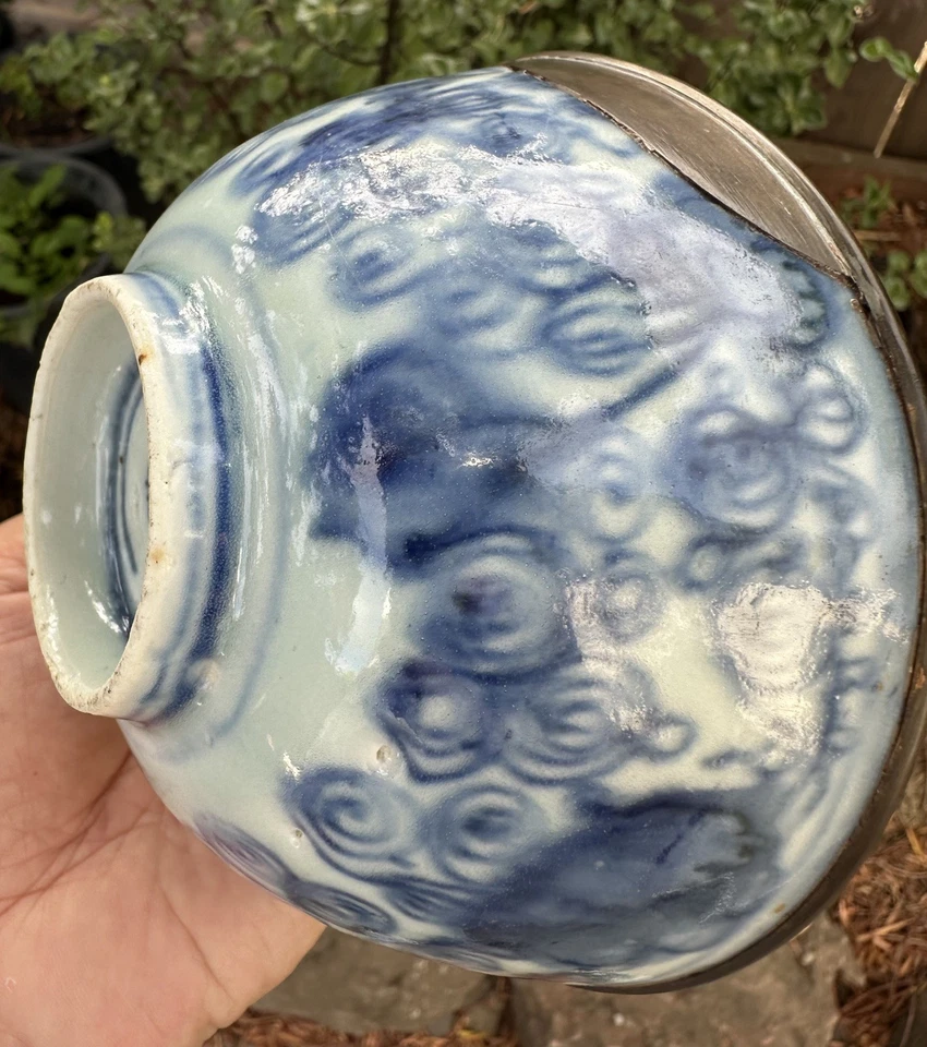 Antiguo cuenco chino de porcelana azul y blanco de la dinastía Ming Foto 3 de 4
