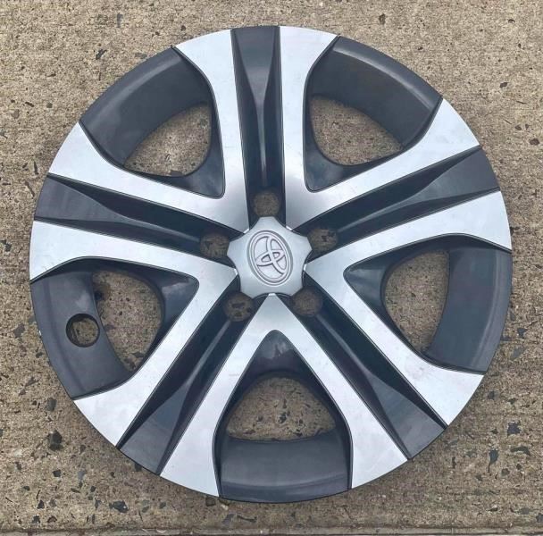 Wheel Cover HubCap 17" 5 Spoke Fits 16-18 RAV4 61179 426020R030 4260242020