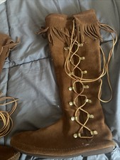 Minnetonka Front Lace Knee High Boots Fringe Women's 7" Brown Suede