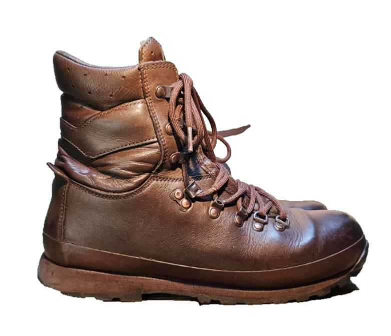 Altberg Defender lightweight Hiking, Fishing, Walking any activity Boots UK 9 M