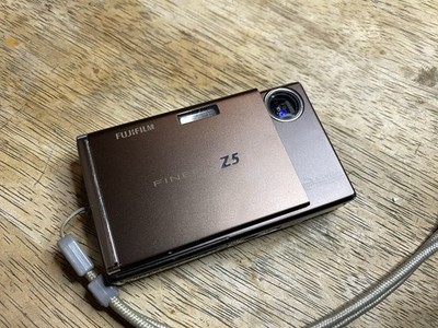 Fujifilm FinePix Z5fd Brown CCD 6.3 MP Digital Camera Tested NO