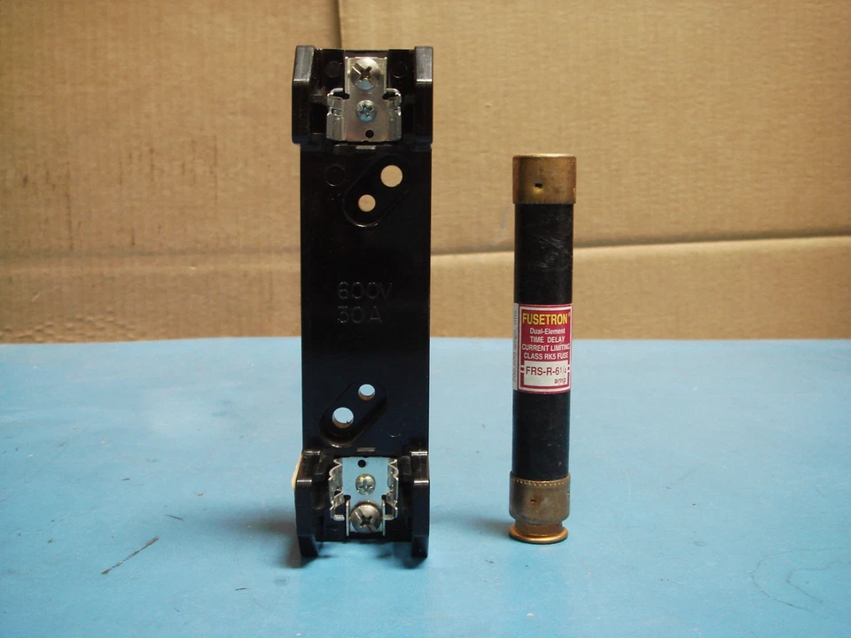 Marathon 6F30AIS Fuseblock w/ Fusetron FRS-R-6-1/4 Fuse - Image 2 of 2