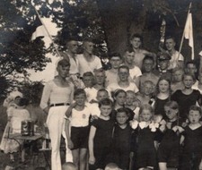 112/90 AK FEST FEIER SPREEWALD TRACHT FAHNE SOLDAT SPORT EMBLEM KENNUNG ZÖPFE