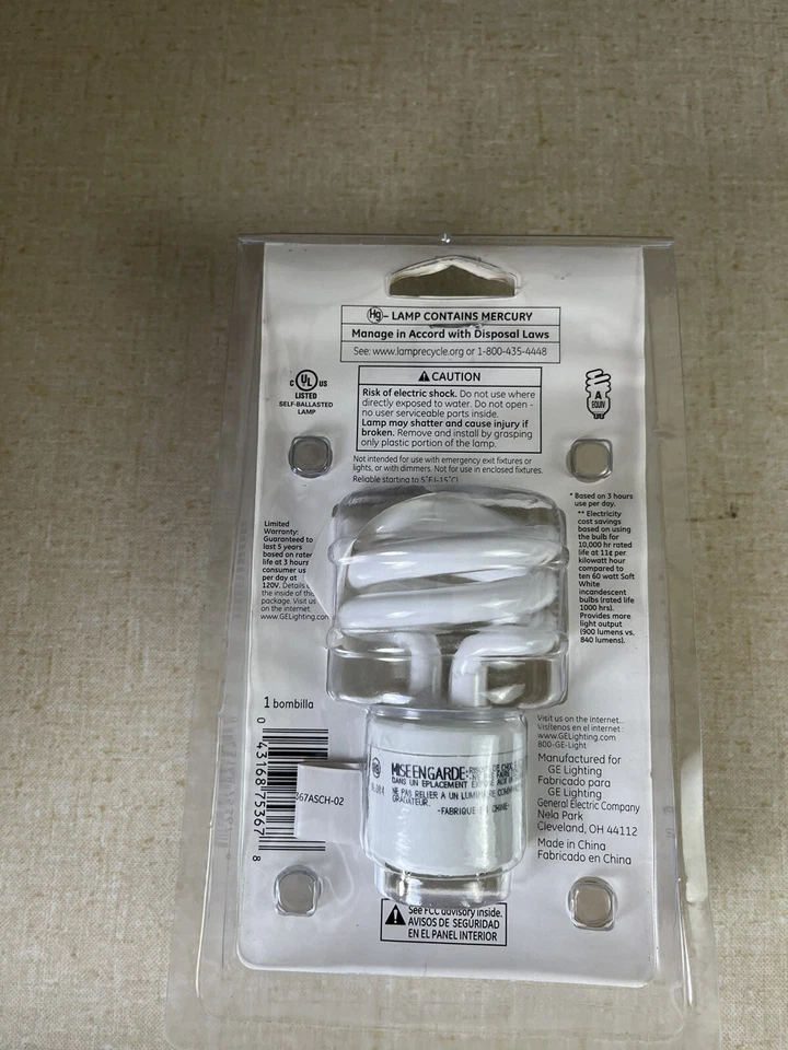 GE GU24 60 Watt Daylight Twist Lock Base Light Bulb New - Image 2 of 3