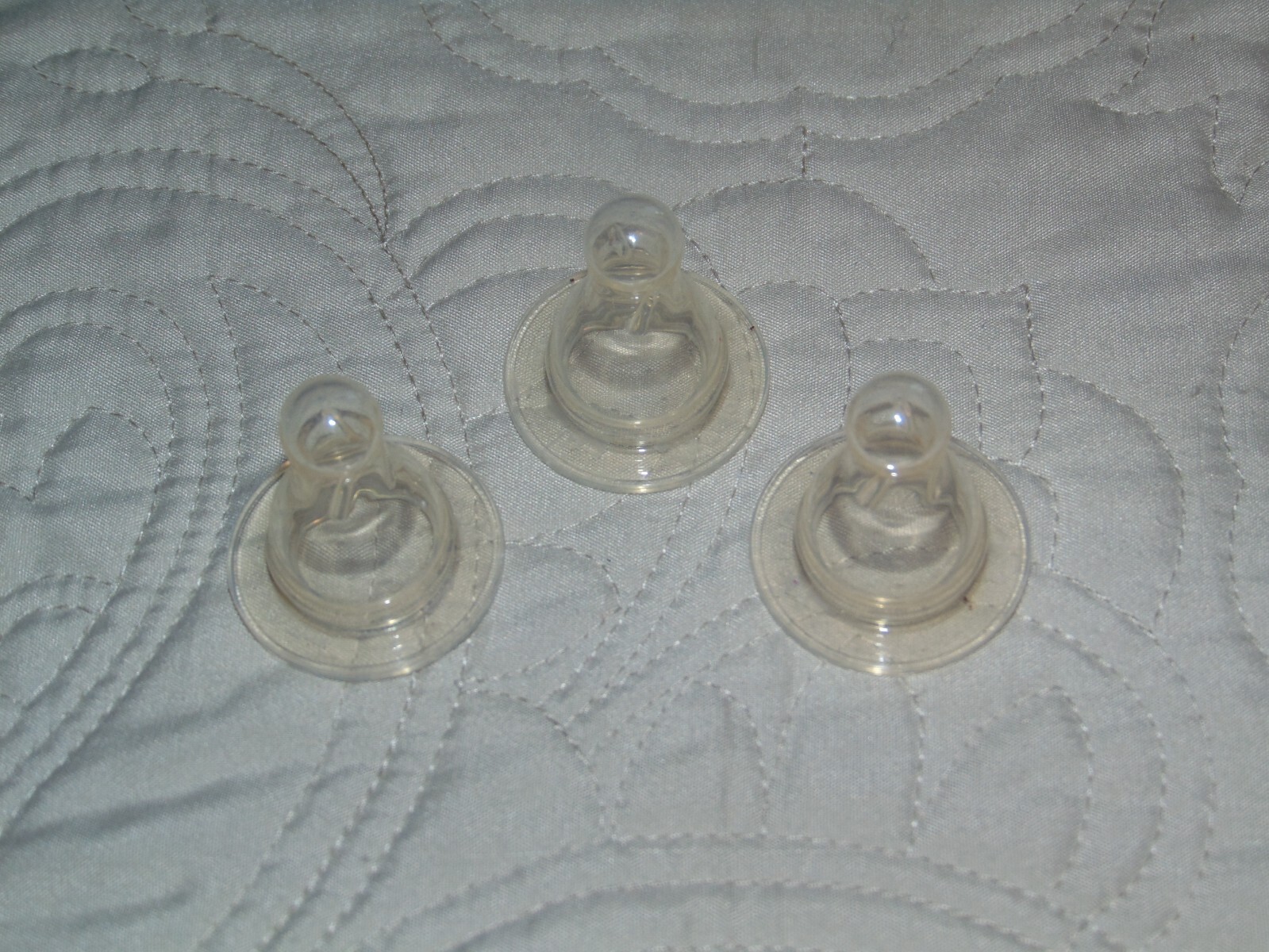 2 NEW MEDELA SLOW FLOW & 1 MEDIUM FLOW NARROW BOTTLE COLLAR 
