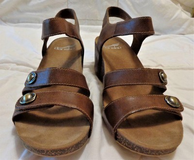 mens beach flip flops