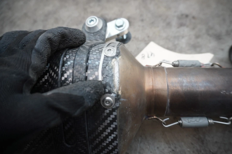 2022 SUZUKI GSXR 1000 M4 SLIP ON EXHAUST MUFFLER PIPE E-478 - Image 4 of 4