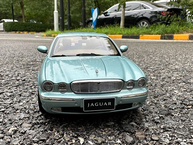 Almost Real AR 1:18 Jaguar XJ6 X350 Diecast Model Car Gifts Display Silver blue - Image 2 of 4