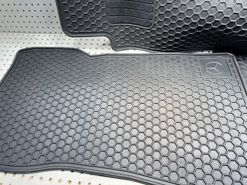 4 alfombrillas goma limpias delanteras traseras originales mercedes 94-00 w202 c43 c36 c280 c230k Foto 2 de 4