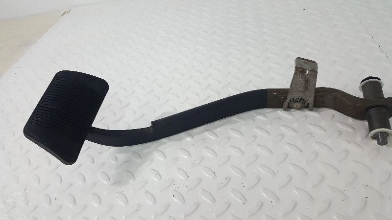 Dodge Nitro 2008 pedal de freno Foto 3 de 4