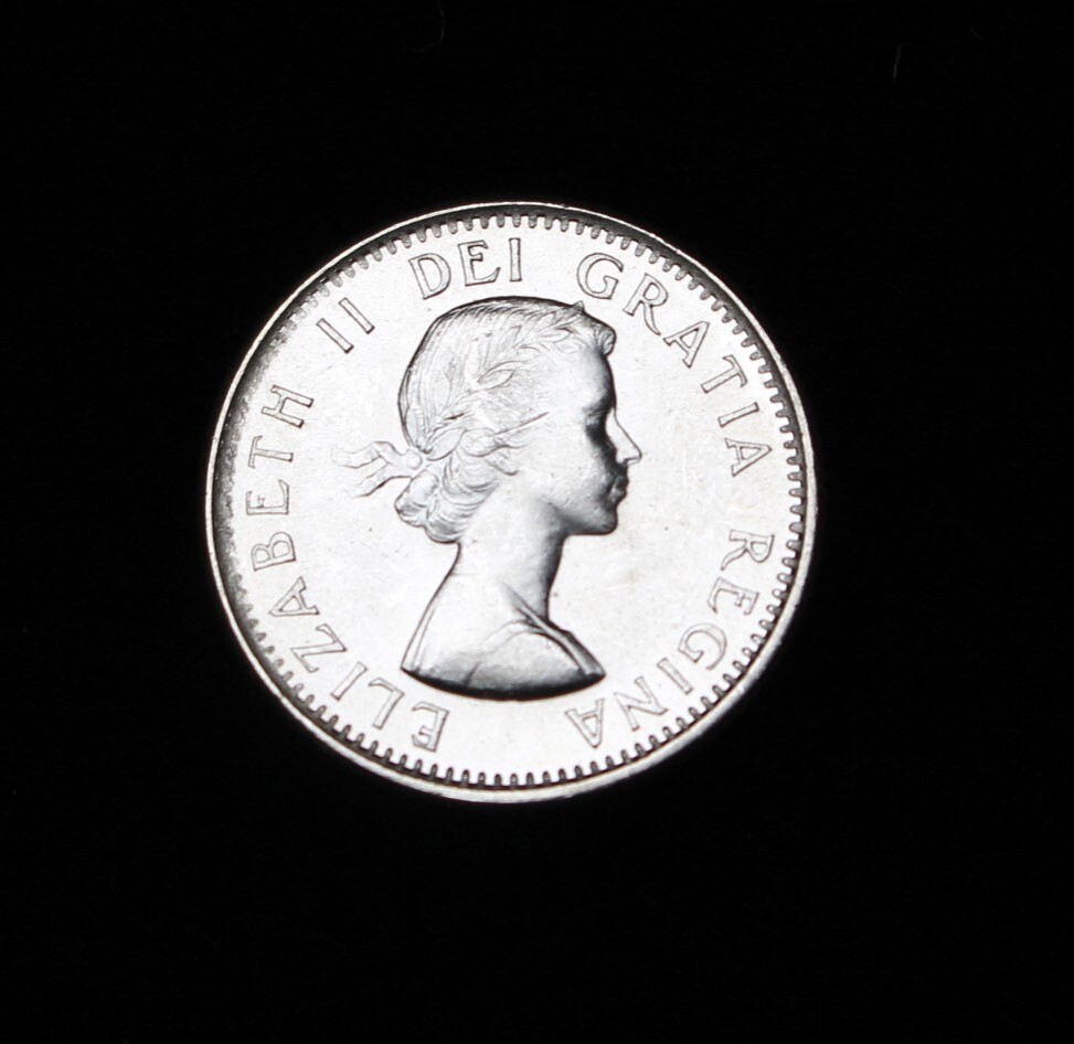 1962 CANADA 10 CENT DIME - ELIZABETH II - .800 SILVER - HIGH GRADE