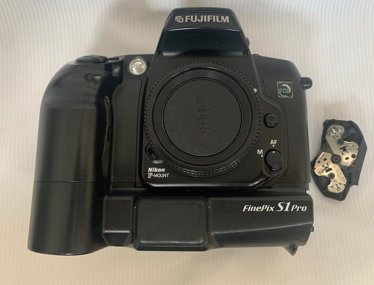 ⭐️ 希少・名機　FUJIFILM FinePix S1 Pro ニコン F⭐️ Fuji Fujifilm FinePix S1 Pro Body Camera Reflex Camera (Nikon F