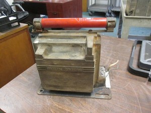 GE Type JVM-5 Voltage Transformer 670X44 Ratio 70:1 Pri: 8400V 110KV BIL 60Hz