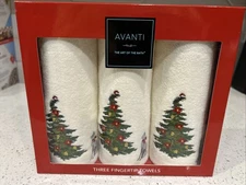 Avanti Linens Spode Tree 3 Pc. Box Set Fingertip Towels Christmas